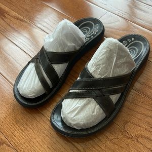 Olukai Paniolo Slide, Women’s size 11/41, navy blue